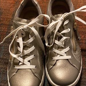 Womens sneakers